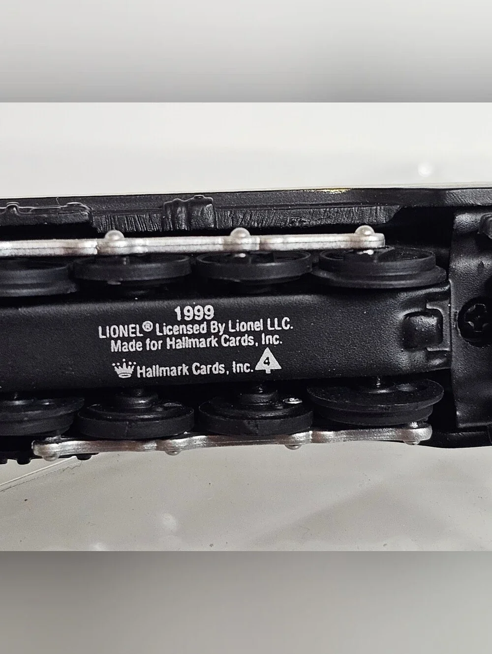 Hallmark Keepsake 1999 Lionel 746 Norfolk & Western Steam Locomotive Ornament #4